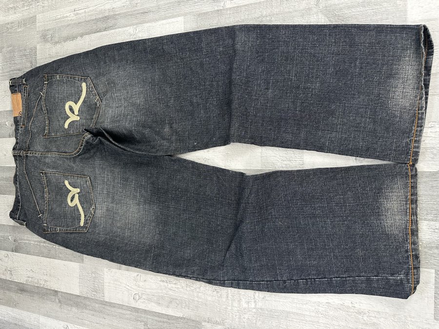 Y2K Denim · Grau / Schwarz